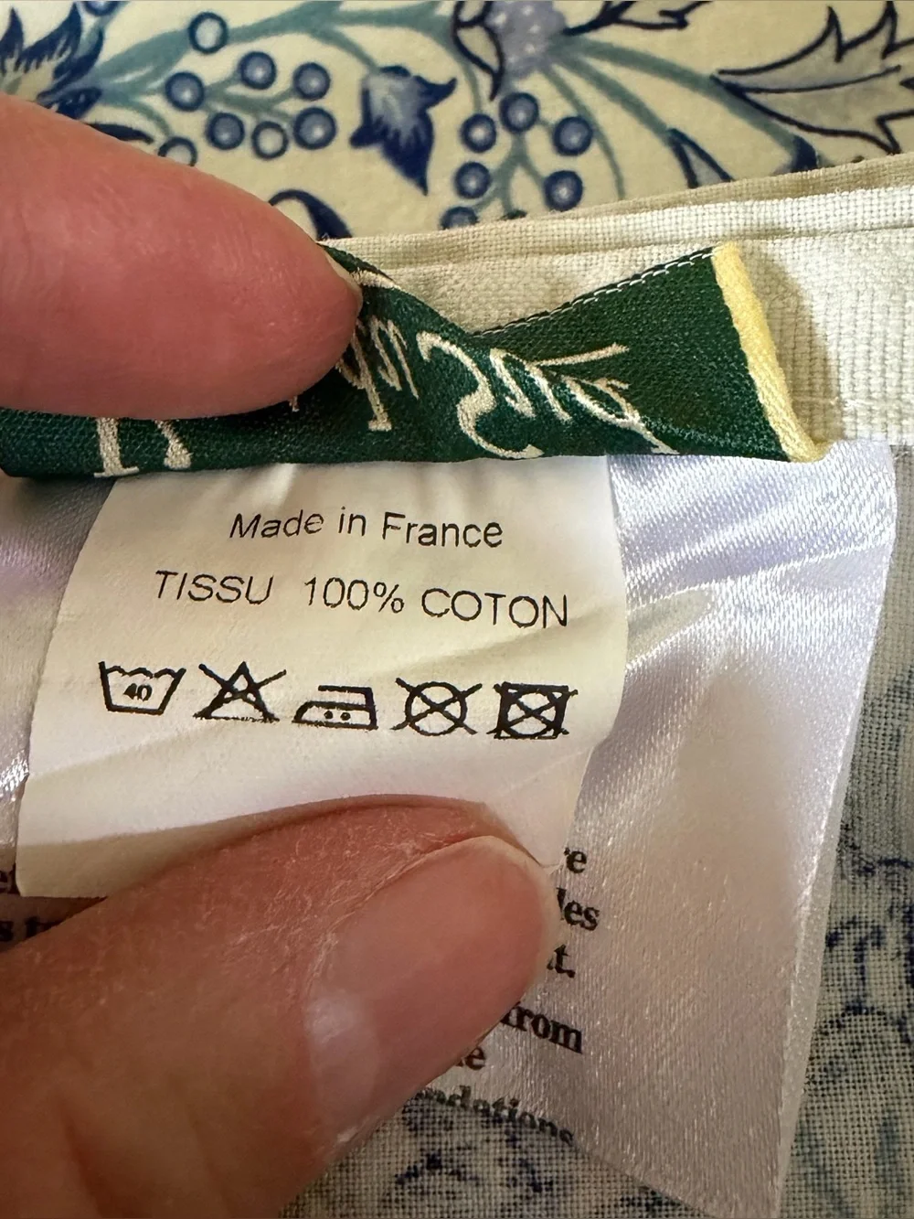 Vent Du Sud Blue and White French Tablecloth Teflon Coated Rectangular 92